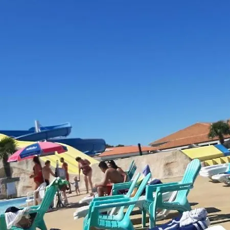 Camping Tres Beau Mobil Spacieux De 2ch - 6 Personnes - Les Charmettes 103 - La Palmyre , Les Mathes