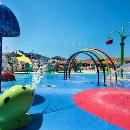 Tres Beau Mobil Spacieux De 2ch - 6 Personnes - Les Charmettes 103 - La Palmyre , Camping