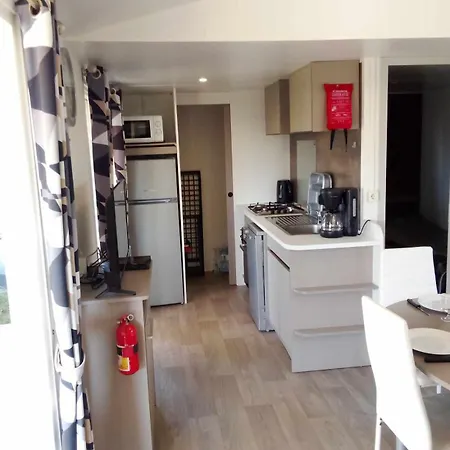 Tres Beau Mobil Spacieux De 2ch - 6 Personnes - Les Charmettes 103 - La Palmyre , Camping