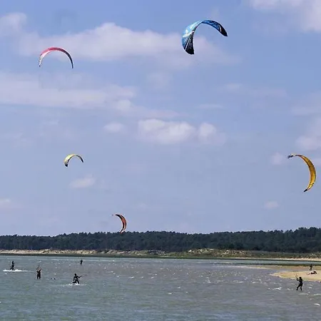 Tres Beau Mobil Spacieux De 2ch - 6 Personnes - Les Charmettes 103 - La Palmyre , Camping Les Mathes