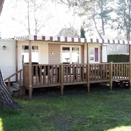 Campsite Tres Beau Mobil Spacieux De 2ch - 6 Personnes - Les Charmettes - La Palmyre , Les Mathes